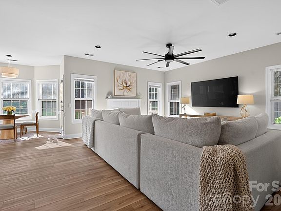 5th image of 10513 Orchid Hill Ln
