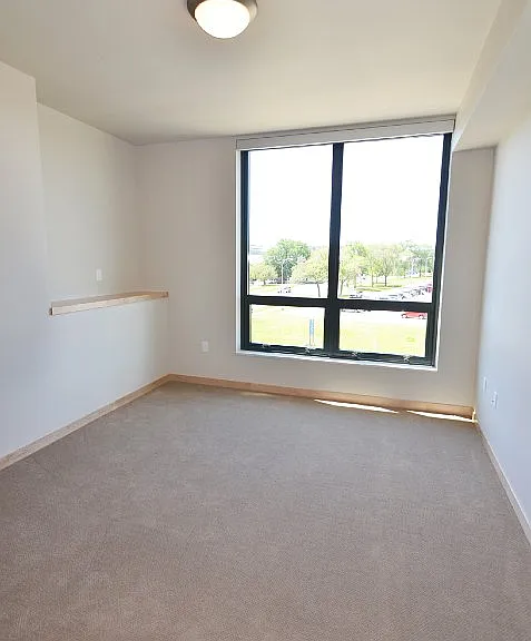 Venture Luxury High Rise — Photo 196