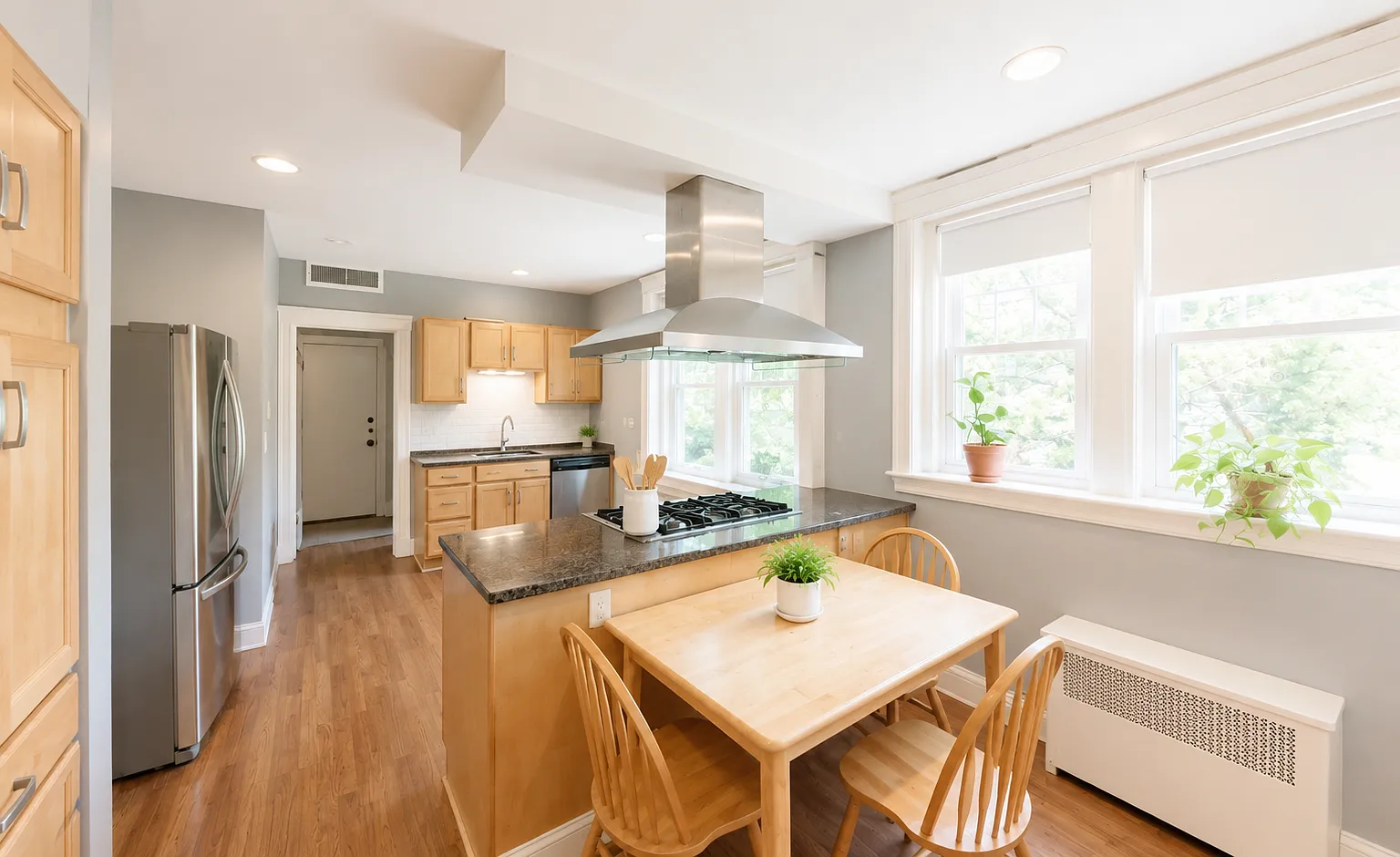 3 bed, 1800 sqft, $4,850 — Photo 4