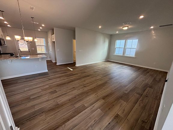 3rd image of 2411 Seacoast Ave