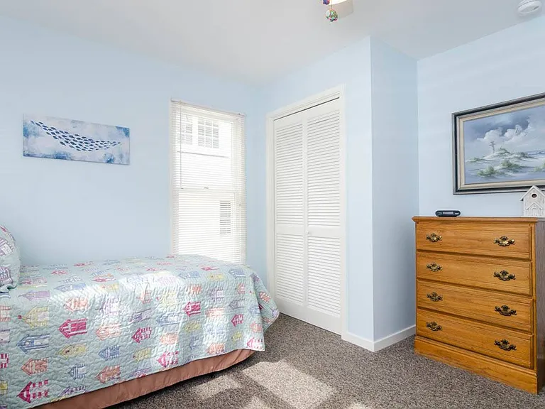 608 Waynick Blvd — Photo 16