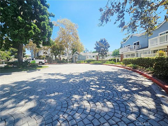 2nd image of 12864 Sycamore Village Dr