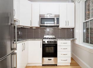 87 Myrtle St #2B, Boston, MA 02114