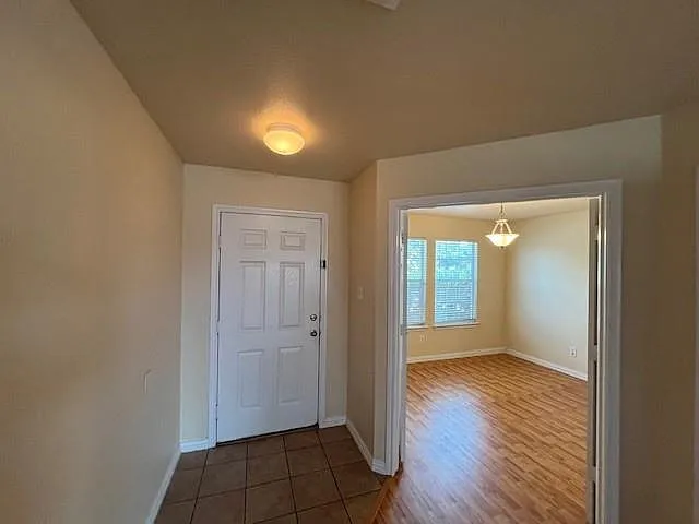 3 bed, 2.5 bath, 2207 sqft, $2,125 — Photo 2