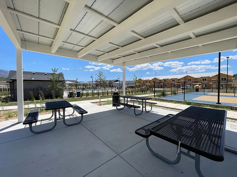 1256 W Hidden Spring Dr — Photo 58