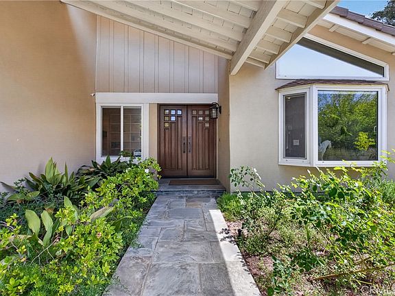 3rd image of 18590 Calle Vista Cir