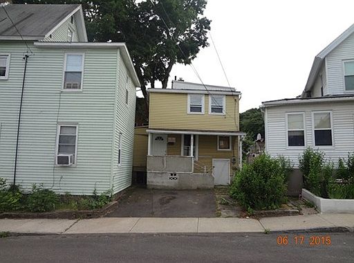 2nd image of 869 1/2 Main St