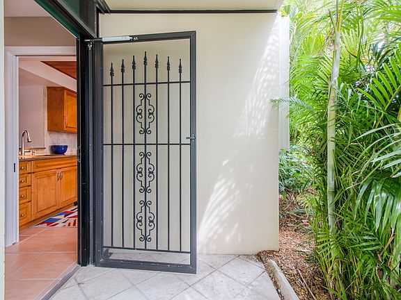 2nd image of 1825 Tarpon Ln Unit 106