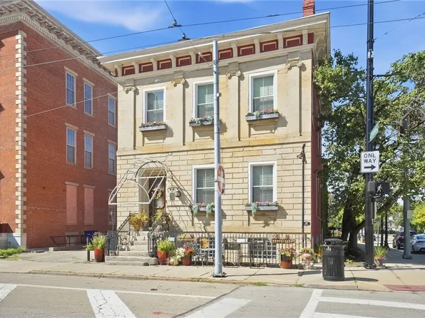 39 E 1st St, Dayton, OH 45402