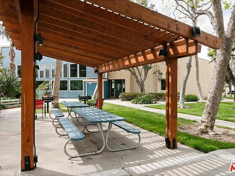 671 Bluewater Way — Photo 39