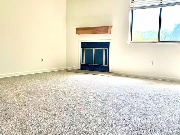 5th image of 3844 Mack Rd