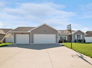 830 Roth Rd, De Pere, WI 54115