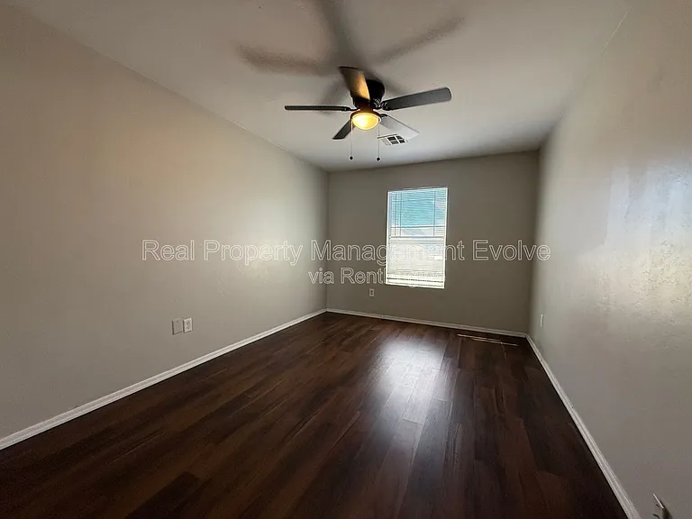 3930 W Irwin Ave — Photo 22