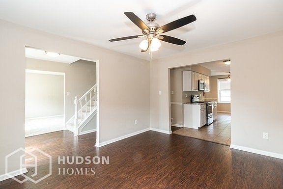 3rd image of 35 Sleepy Hollow Ln
