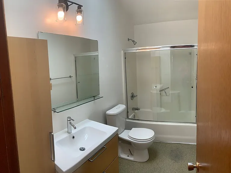 4135 SE Tibbetts St — Photo 8