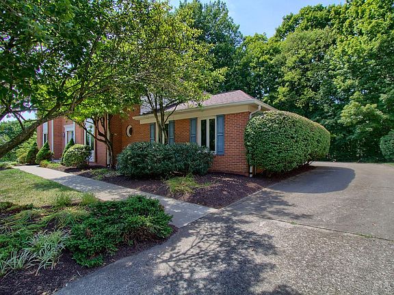 3rd image of 2721 Turpin Knoll Ct