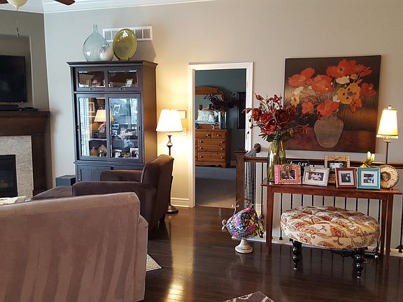 3rd image of 9012 N Mersington Ave