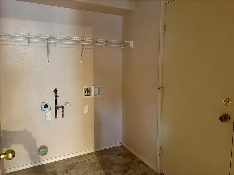 18317 Great Falls Dr — Photo 16