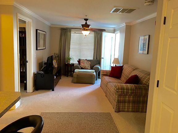 3rd image of 18 Crestview Cir