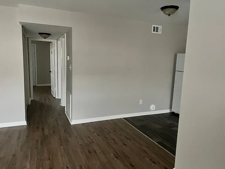 2912D Creekview Ct — Photo 4