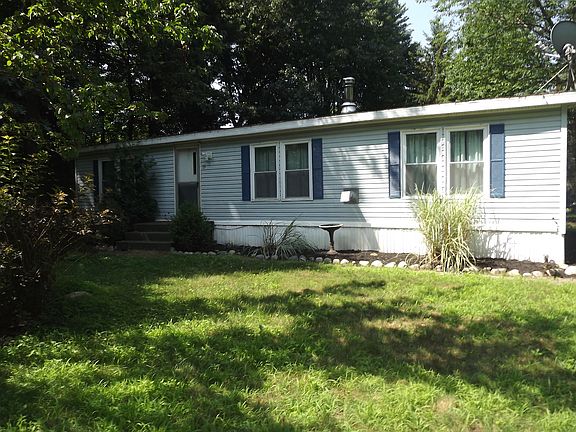 4th image of 15 Parkside Dr.