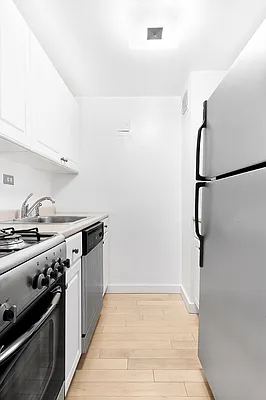 Rented by Compass | media 9