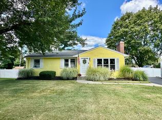76 Linden Rd, Seekonk, MA 02771