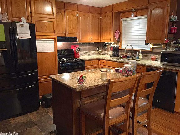 2nd image of 908 W Vine St
