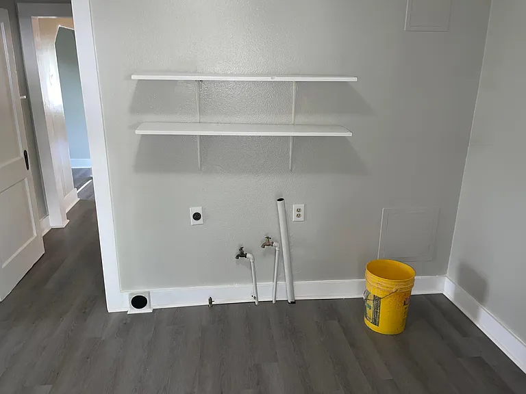 1313 Parkview Dr — Photo 15