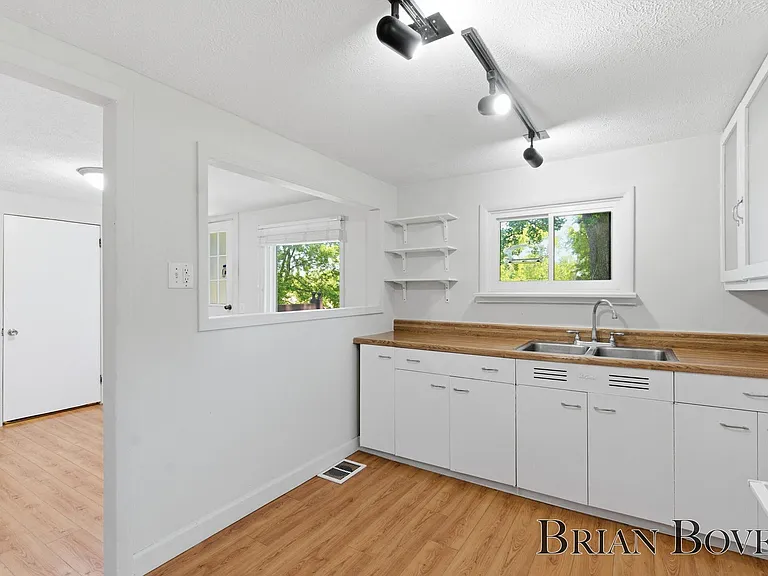 6480 Belmont Ave NE #UP — Photo 8