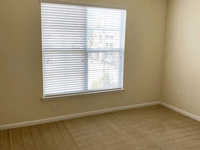 Clairmont at Hillandale — Photo 59