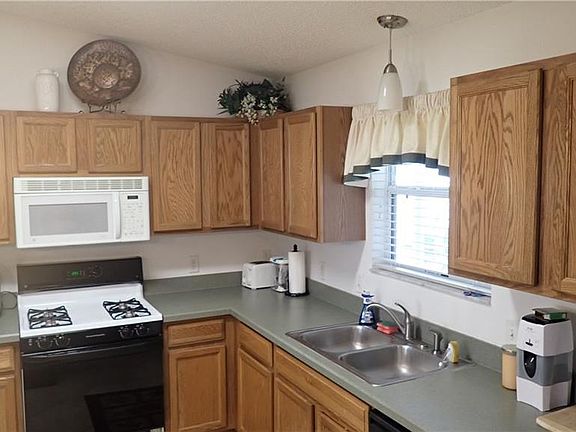 4th image of 1208 Carvello Dr