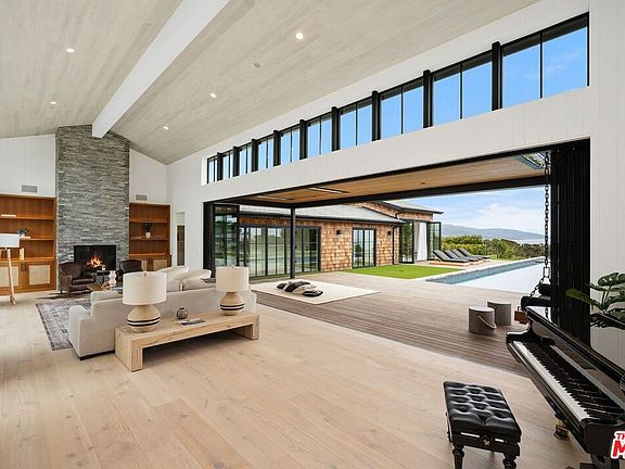5th image of 6956 Dume Dr