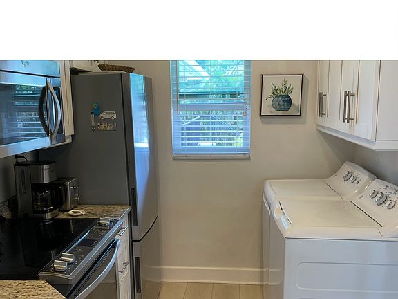 3rd image of 286 Banyan Blvd #286