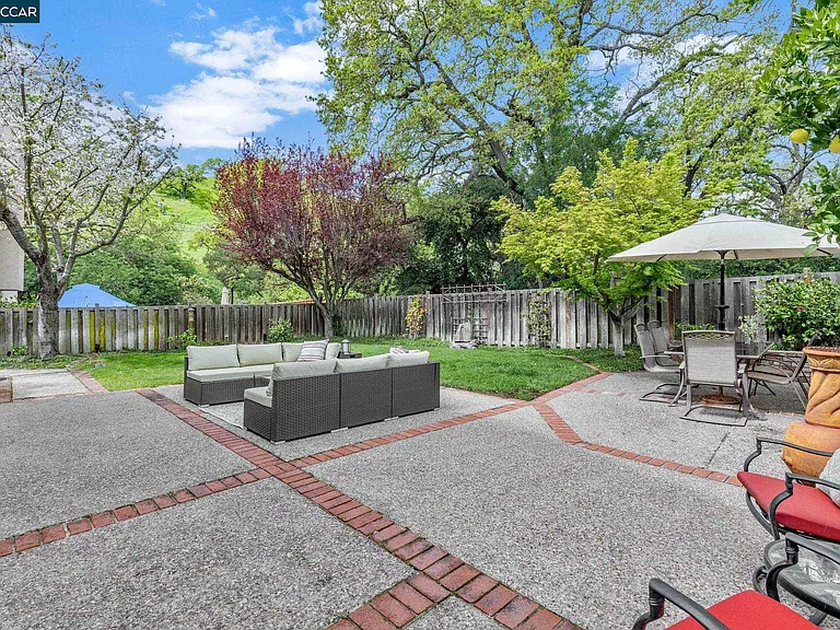 668 Sun Tree Ct — Photo 57