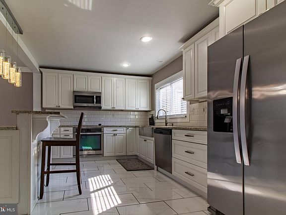 4th image of 119 Twin Oak Dr