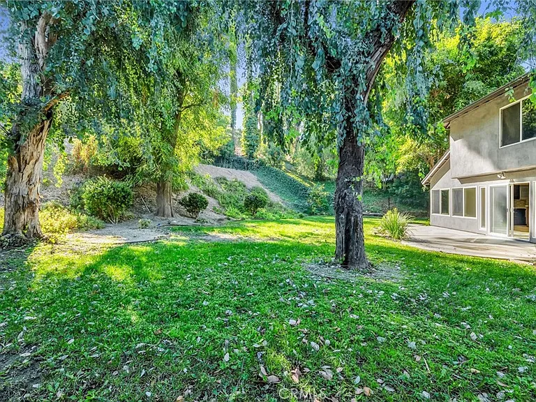 4642 Poe Ave — Photo 41
