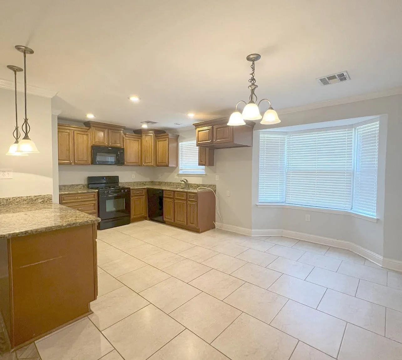 3 bed, 1300 sqft, $2,000 — Photo 1
