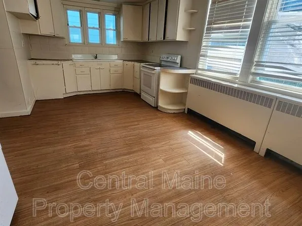 193 Holland St #1, Lewiston, ME 04240