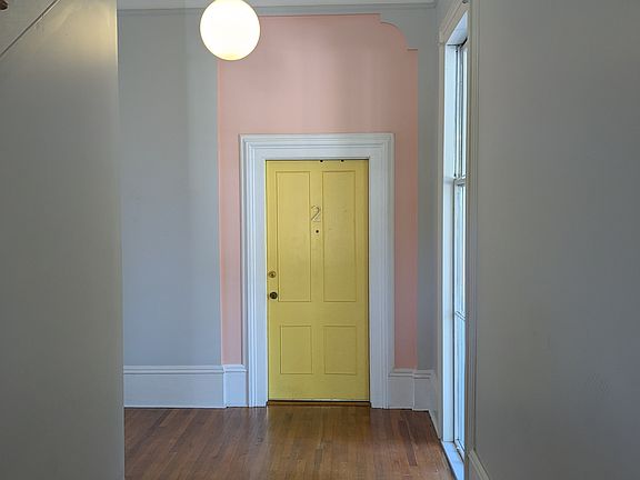 4th image of 215 W Gwinnett St APT 2