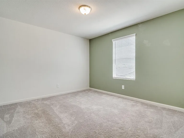 731 Yorkshire Dr — Photo 16