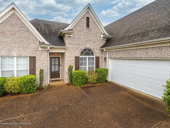 2nd image of 2707 Hill Valley Ln