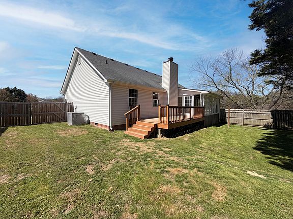 5th image of 257 Spring Meadows Dr