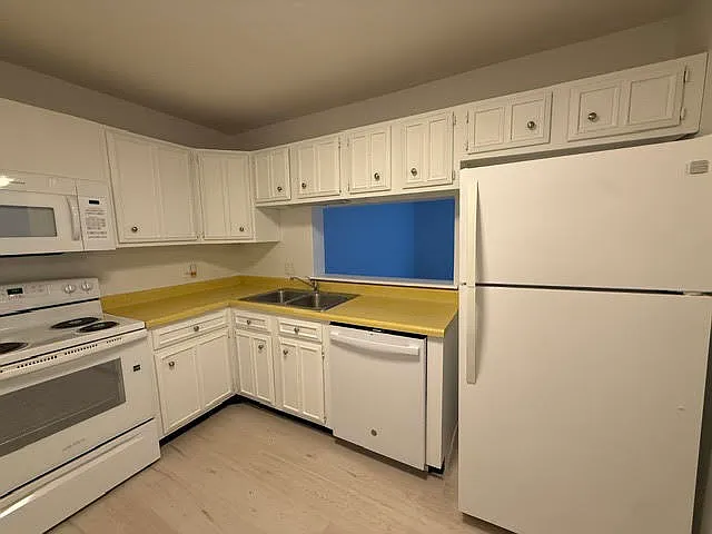 1265 N Sterling Ave #107 — Photo 4