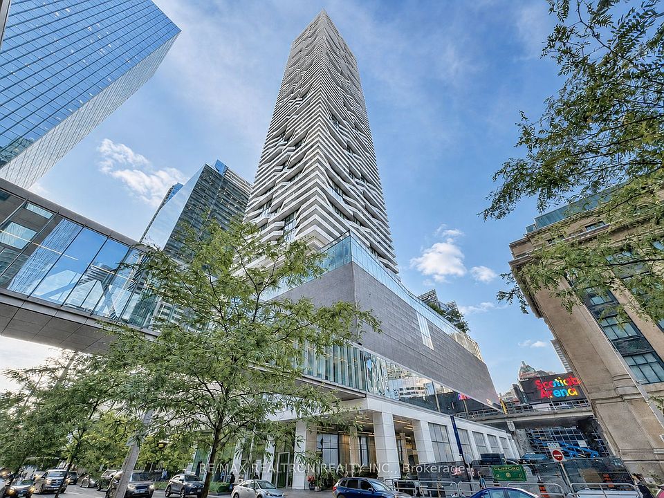 1st image of 100 Harbour St #5806
