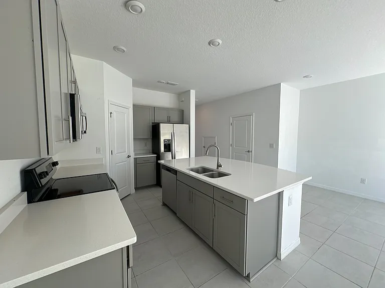 2408 Paravane Way — Photo 9