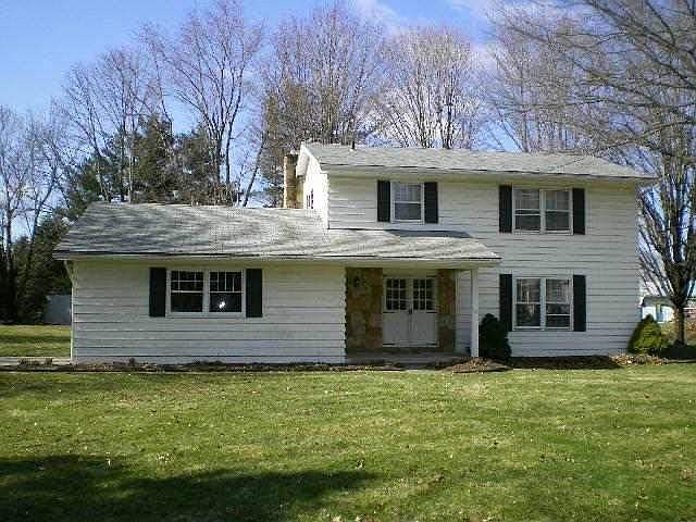 1st image of 689 Dennis Cir
