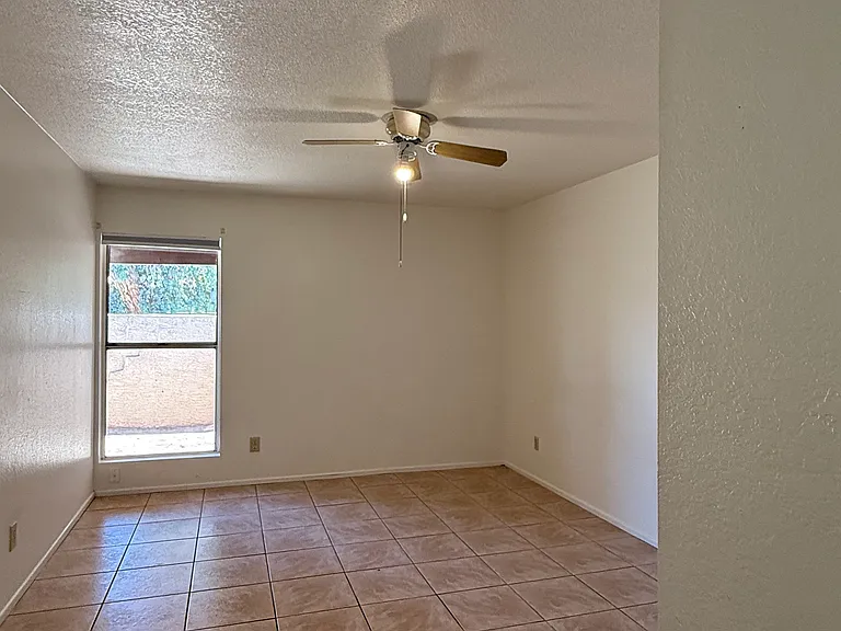 725 N Arrowhead Dr #3 — Photo 6