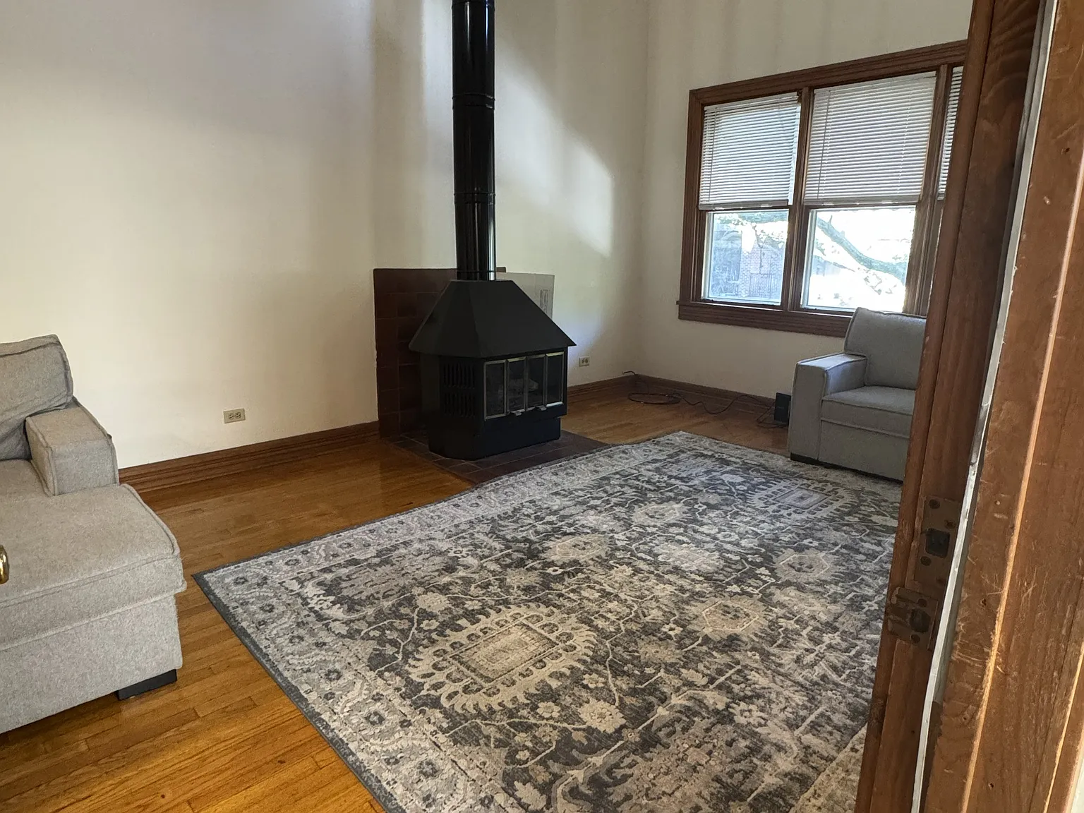 1 bed, 1000 sqft, $1,675 — Photo 1