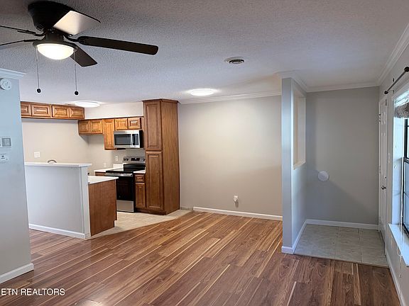 3rd image of 4434 Townhouse Way